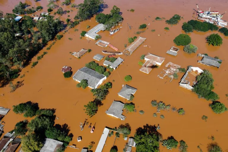 Chuvas no Rio Grande do Sul afetaram 2 milhões de pessoas em 447 municípios Foto: WILTON JUNIOR/Estadão